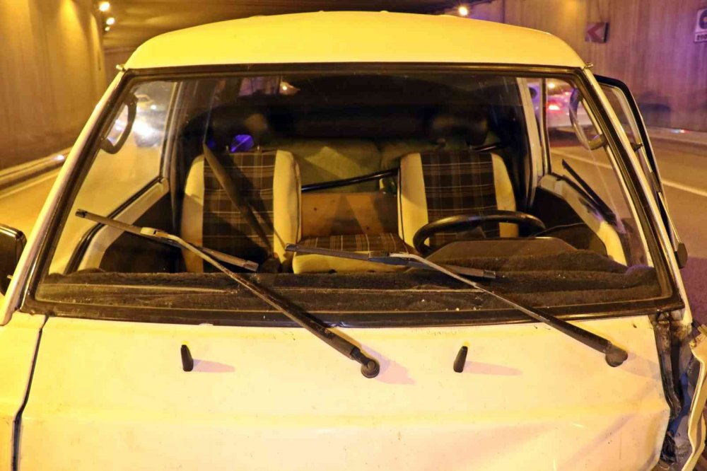 Emniyet kemeri takmadı! Bariyerlere çarpıp camdan fırlayan Mahmut Yavaşcan otomobile çarparak can verdi