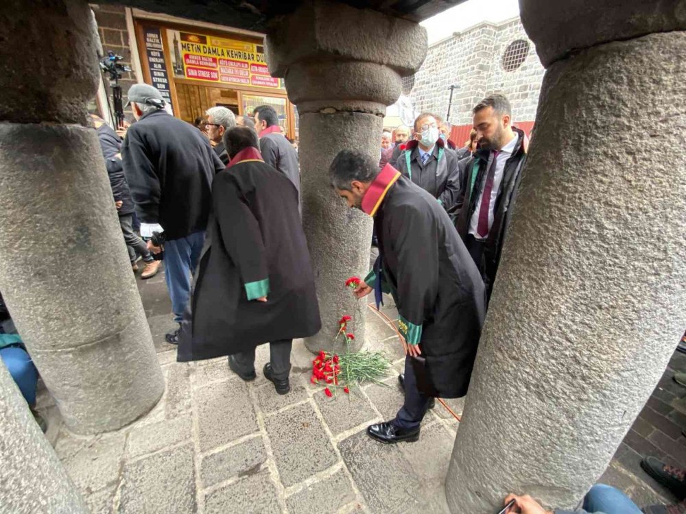 Eski Diyarbakır Barosu Başkanı Tahir Elçi ölümünün 6'ncı yılında anıldı.