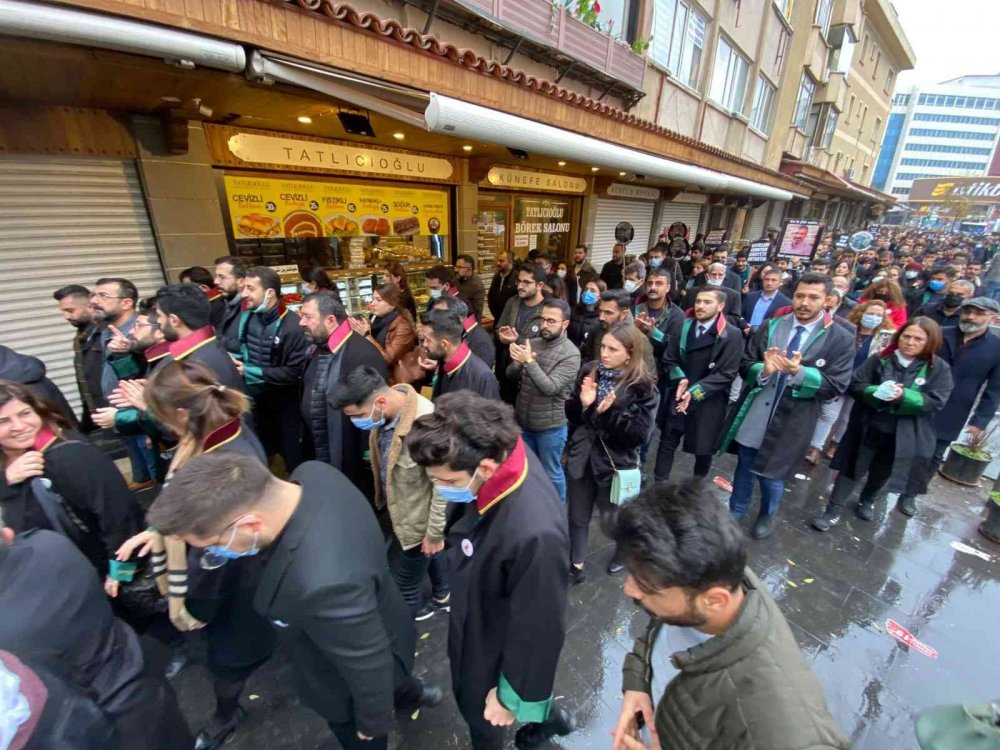 Eski Diyarbakır Barosu Başkanı Tahir Elçi ölümünün 6'ncı yılında anıldı.