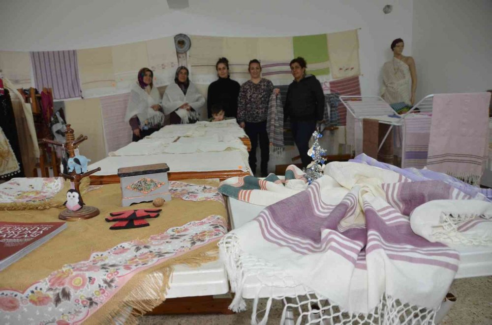 İbradı'da 300 yıllık geleneksel dokuma örtüler yeniden hayat buluyor