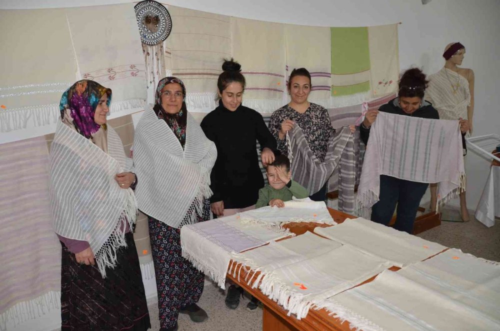 İbradı'da 300 yıllık geleneksel dokuma örtüler yeniden hayat buluyor