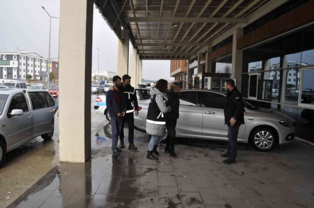Konya'da özel bölmede uyuşturucuyla yakalanan 5 zanlıdan 2'si tutuklandı