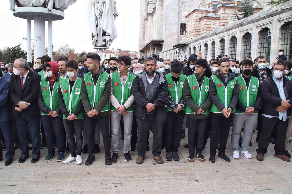 Milli Teknoloji yolunda hayatını kaybeden İHH gönüllüleri dualarla defnedildi
