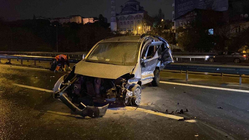 TEM'de sabaha karşı zincirleme kaza: 2 ağır yaralı