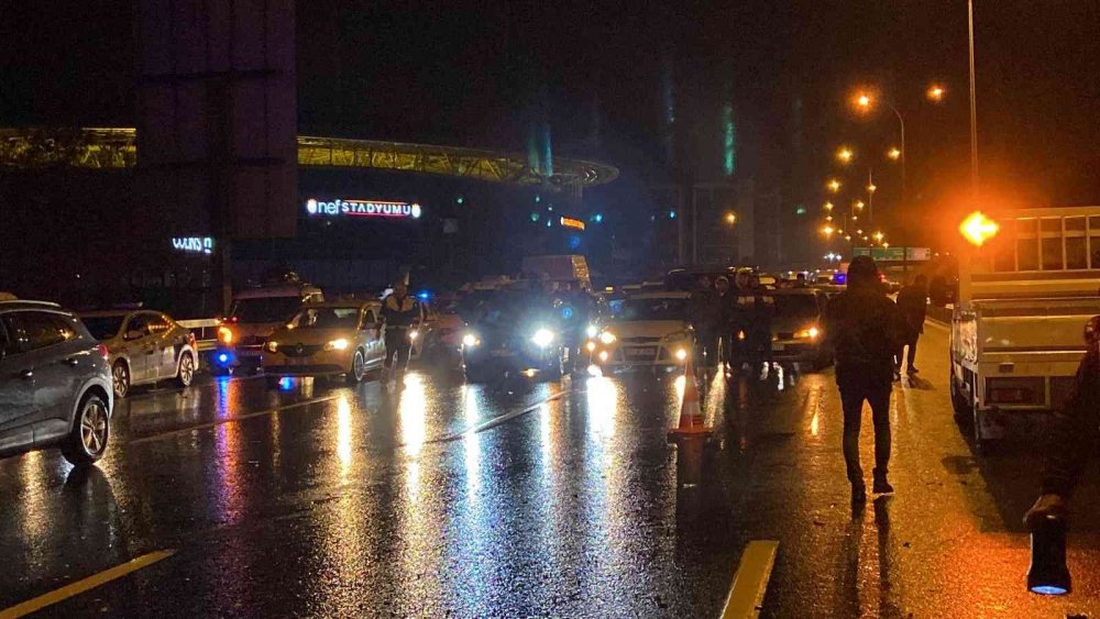 TEM'de sabaha karşı zincirleme kaza: 2 ağır yaralı