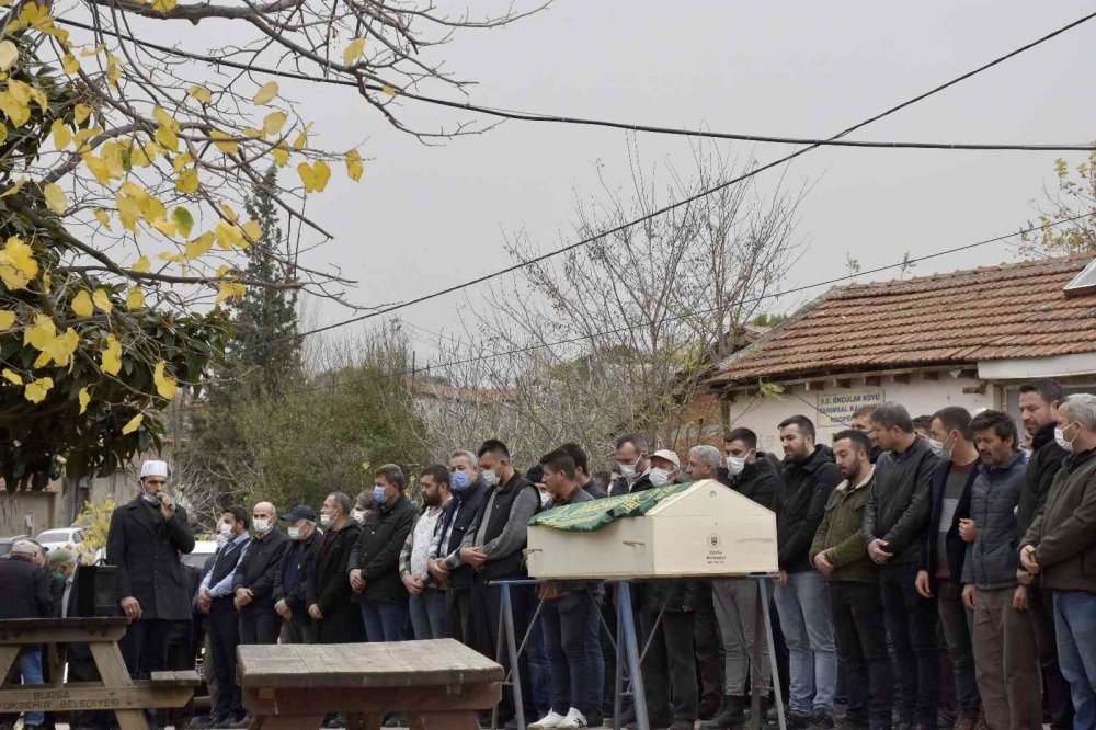 Kozalak hırsızlarının öldürdüğü 2 çocuk babası Ceyhun Çetin toprağa verildi