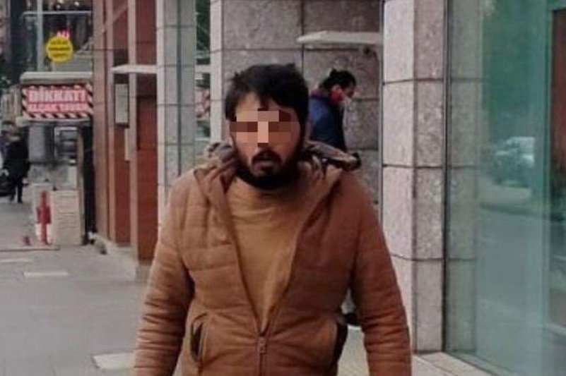 İzmir'de dehşet! Genç kadına yumruk atıp yoluna devam etti