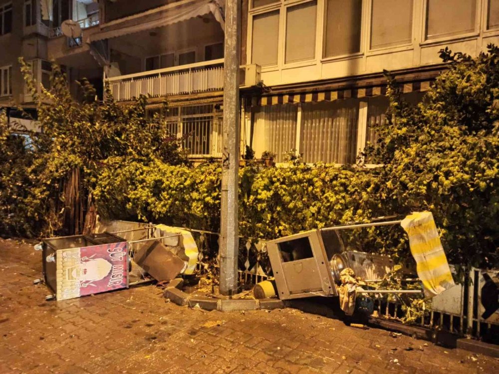 Marmara Denizi taştı! Tekneler karaya vurdu