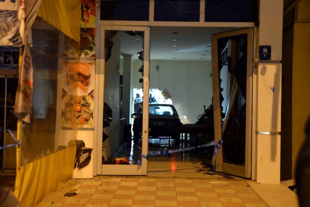 Ankara'da ortağına kızan şahıs iş yerine arabayla dalıp tabancayla vurdu! 1 ölü