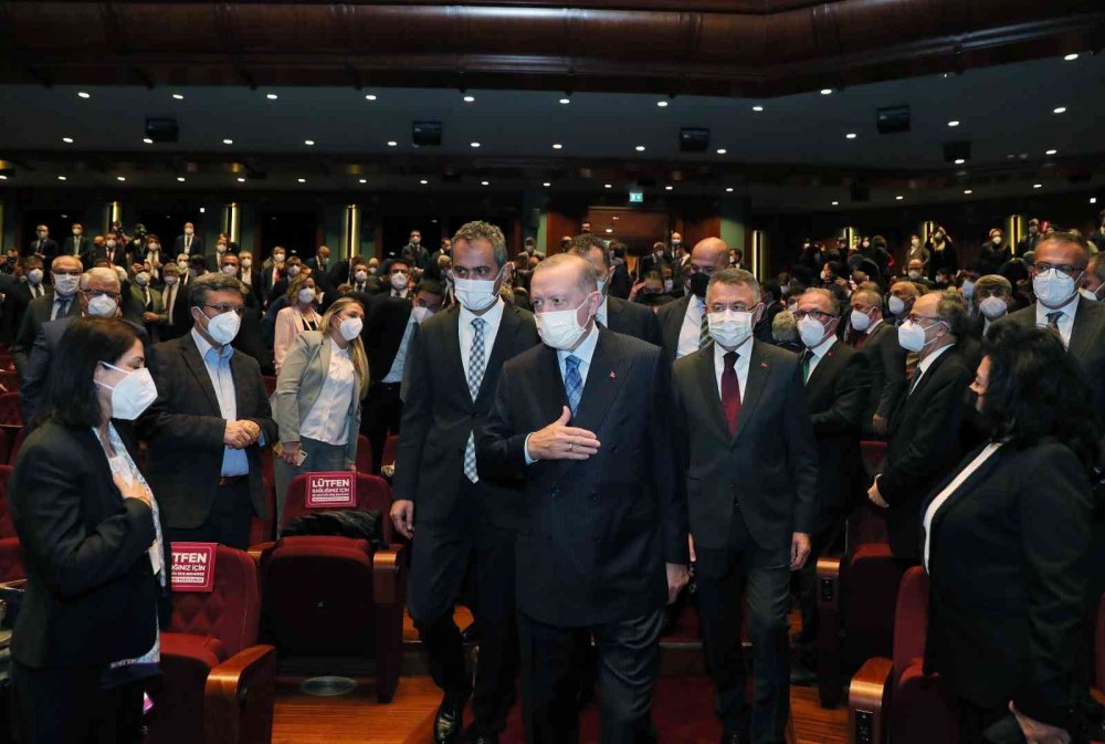 Cumhurbaşkanı Erdoğan’dan öğretmenlere müjde! Ayrım kalkıyor, başöğretmenlik geliyor