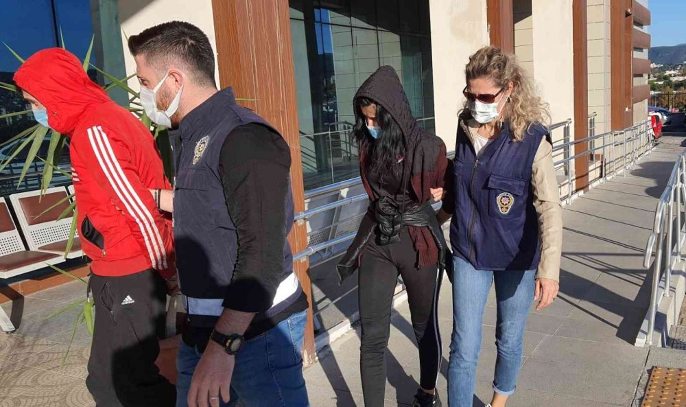 İzmir’de yakalanan zehir tacirleri ve hırsızlar tutuklandı