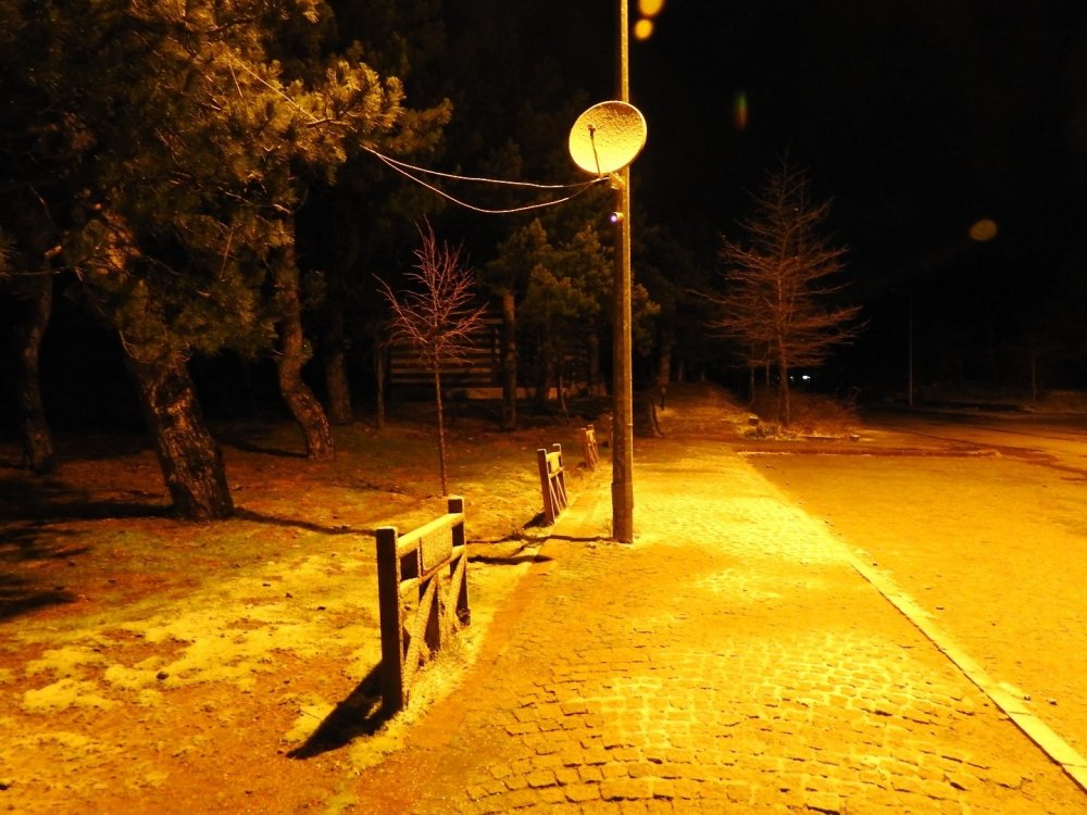 Spil Dağı’na mevsimin ilk karı düştü