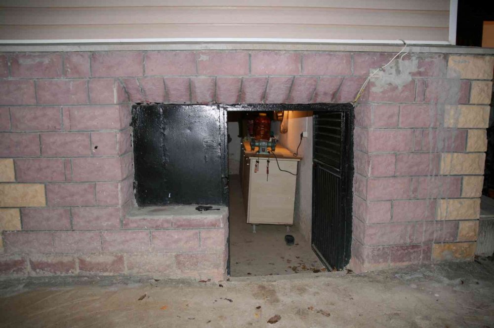 Konya'da gurbetçinin evine giren hırsızlar bakırları çaldı