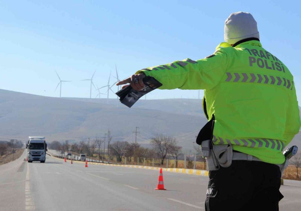 Konya’da trafik ekipleri sahada! 2021 kış lastiği takmama cezası ne kadar?