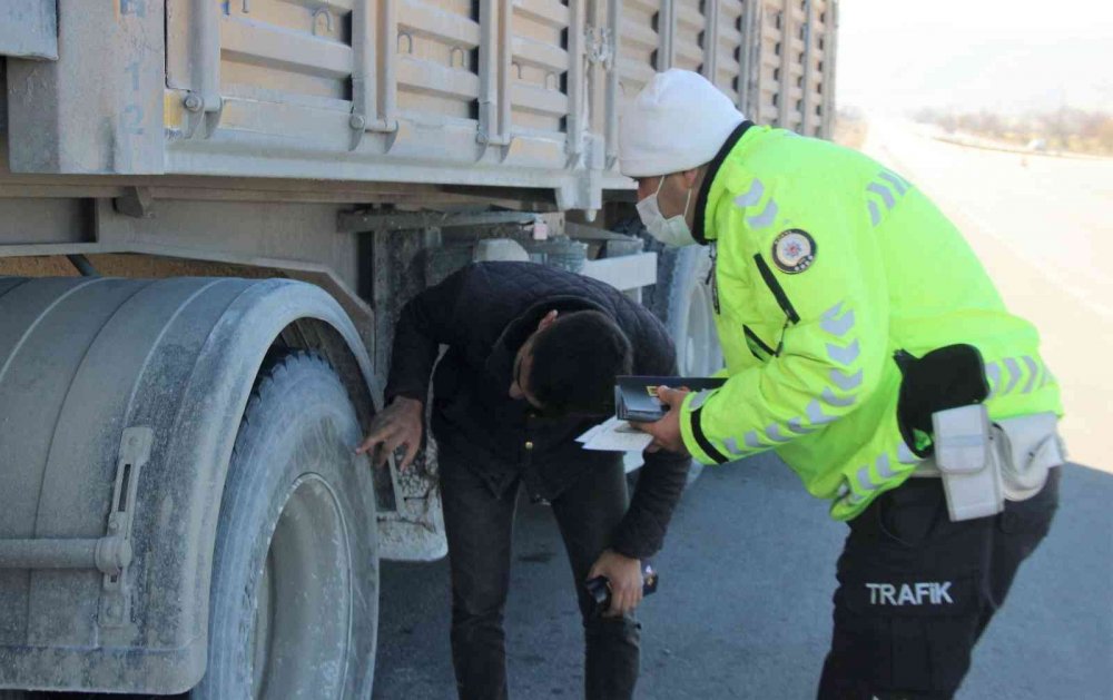 Konya’da trafik ekipleri sahada! 2021 kış lastiği takmama cezası ne kadar?