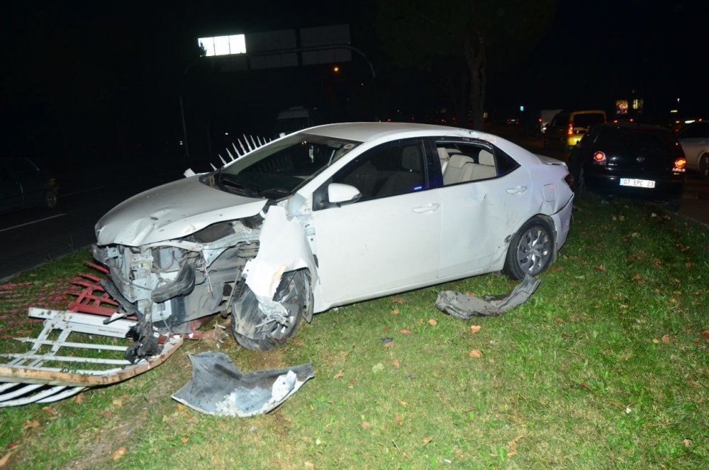 Antalya'da feci kaza! 1'i çocuk 3 yaralı