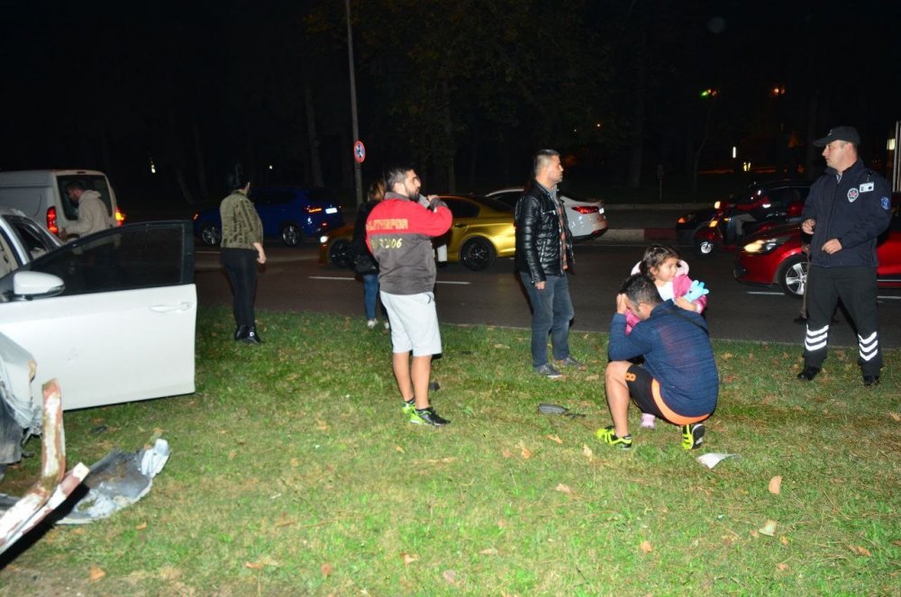 Antalya'da feci kaza! 1'i çocuk 3 yaralı