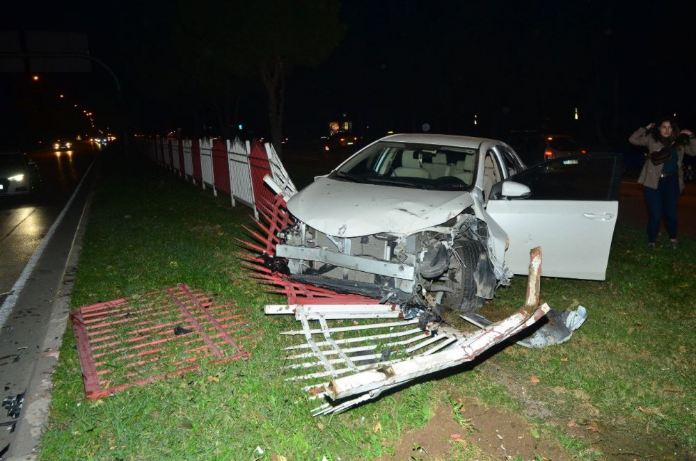 Antalya'da feci kaza! 1'i çocuk 3 yaralı