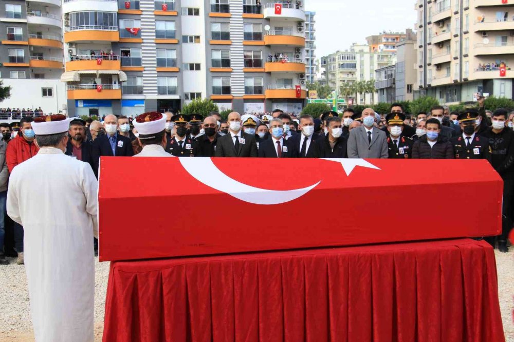 9 teröristin öldüğü çatışmada şehit olan Astsubay Celil Mutlu’ya son görev