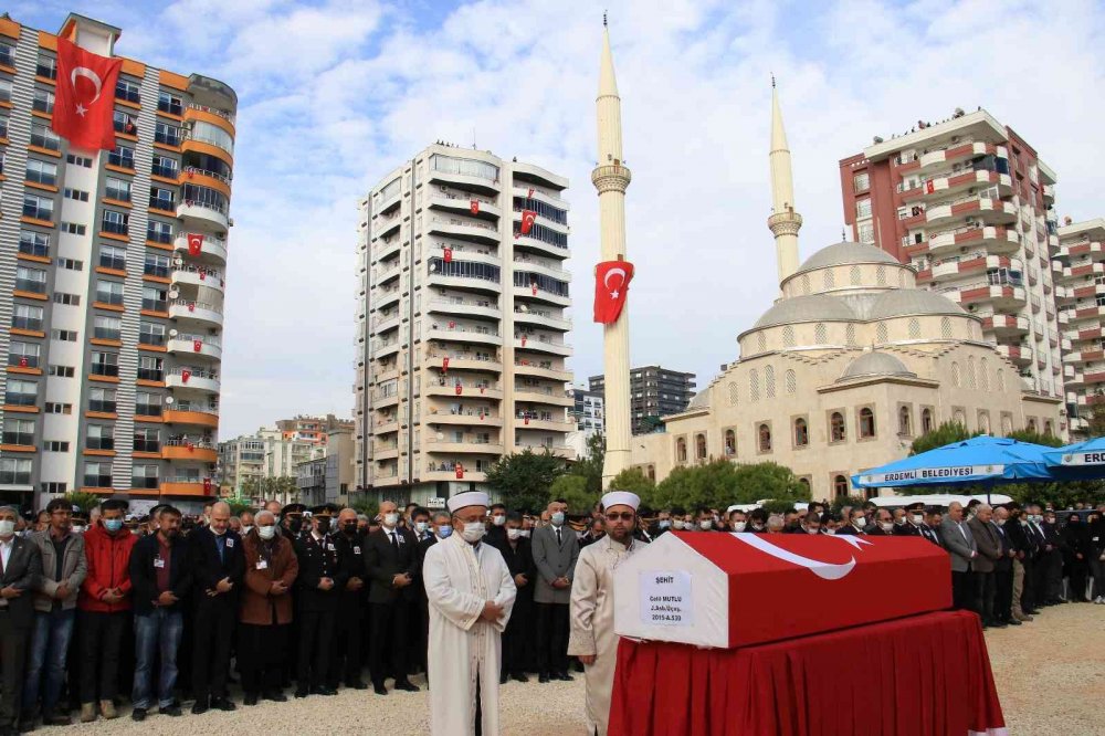9 teröristin öldüğü çatışmada şehit olan Astsubay Celil Mutlu’ya son görev