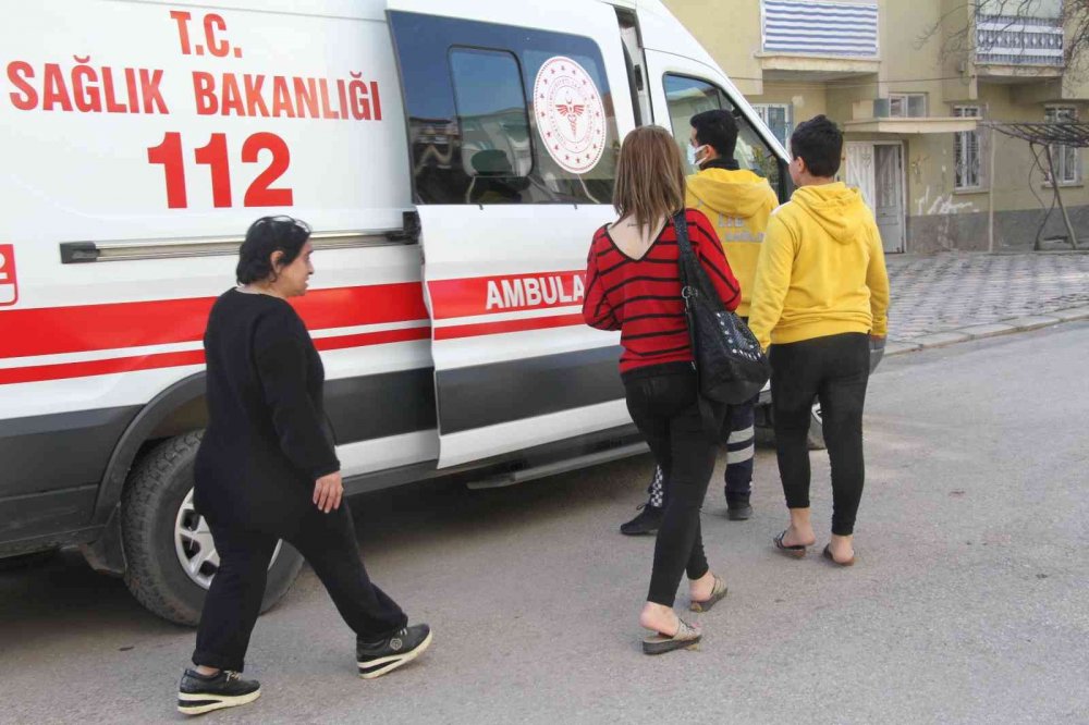 Uykuda evleri ateşe verilen aile dehşeti yaşadı! 1’i çocuk 3 kişi balkondan atladı