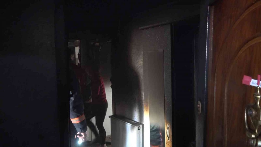 Uykuda evleri ateşe verilen aile dehşeti yaşadı! 1’i çocuk 3 kişi balkondan atladı