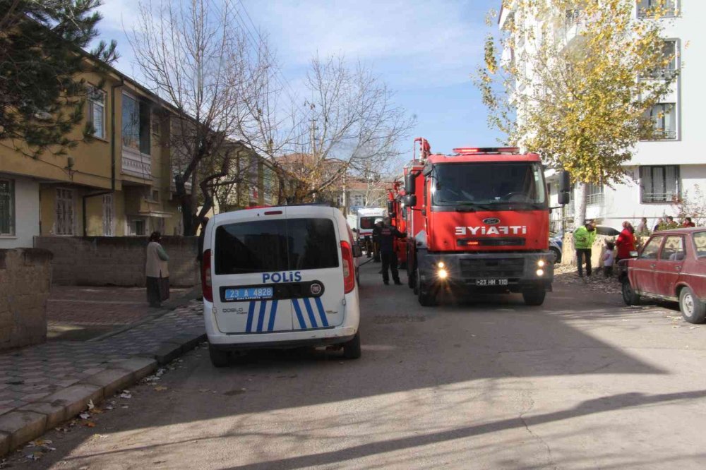 Uykuda evleri ateşe verilen aile dehşeti yaşadı! 1’i çocuk 3 kişi balkondan atladı