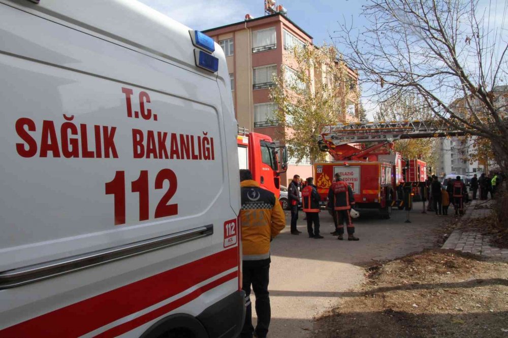 Uykuda evleri ateşe verilen aile dehşeti yaşadı! 1’i çocuk 3 kişi balkondan atladı