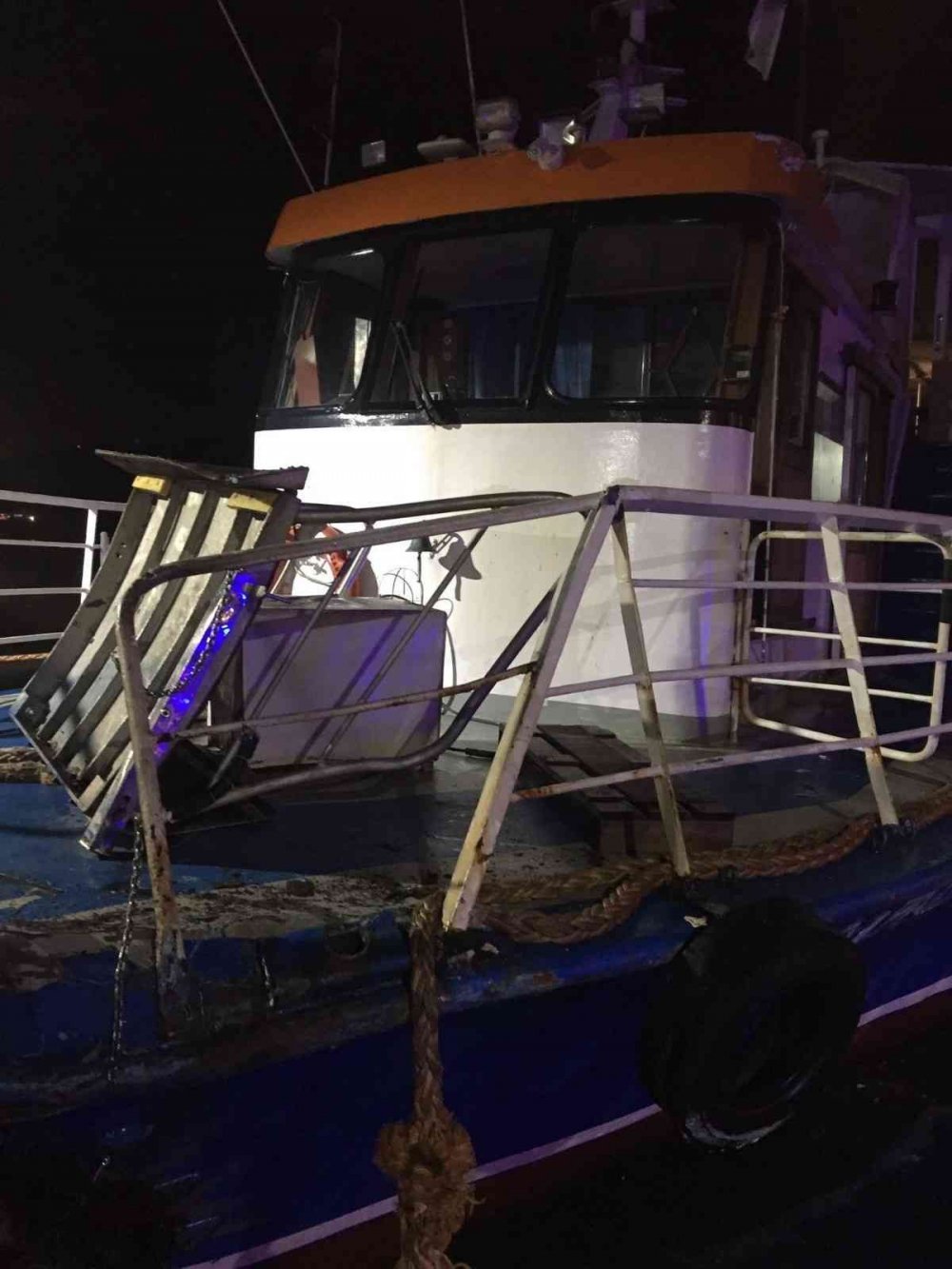 Anadolu Kavağı açıklarında gemi ile tekne çarpıştı! 2 yaralı