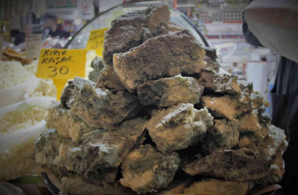 Konya'nın organik yeşillenen 'Küflü peynir'i vazgeçilmez lezzetler arasında