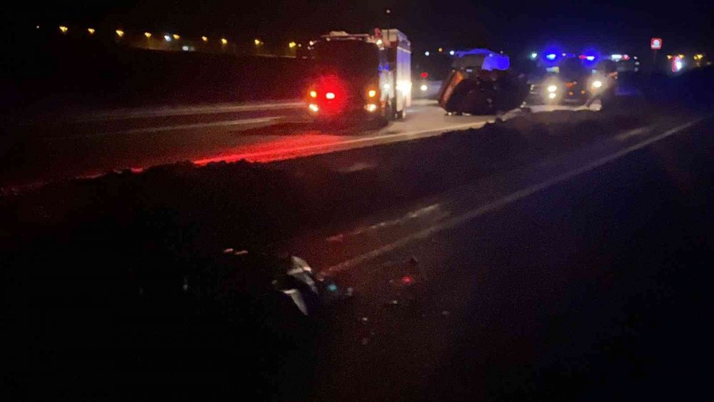 Taklalar atan otomobilde emniyet kemeri takmayan kadın öldü! 3 ağır yaralı