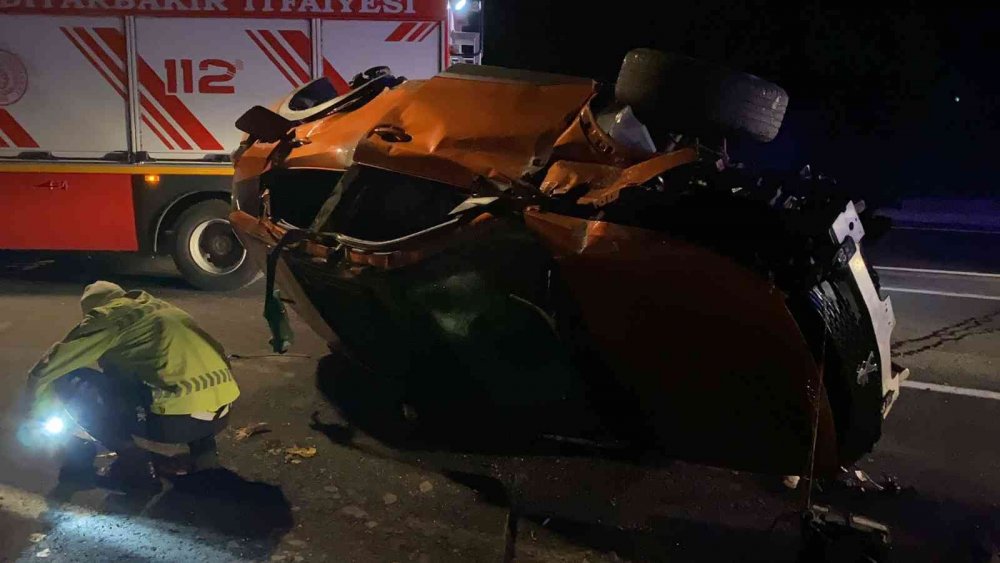 Taklalar atan otomobilde emniyet kemeri takmayan kadın öldü! 3 ağır yaralı