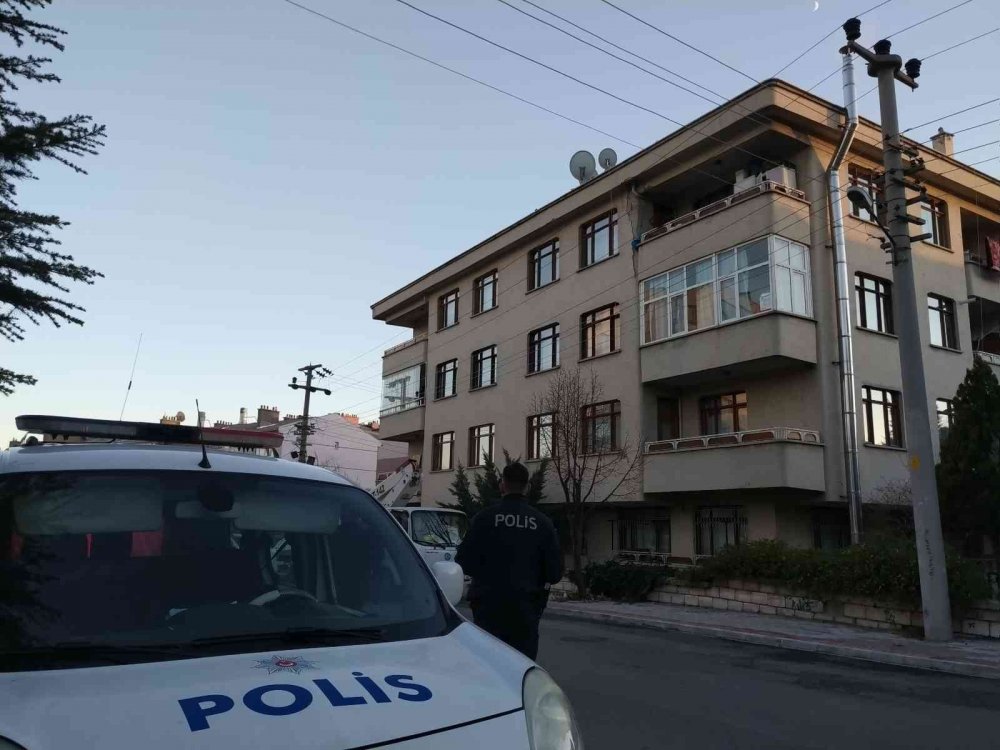 Konya'da patlama! Elektrik tellerine metre uzatan çocuk ağır yaralandı