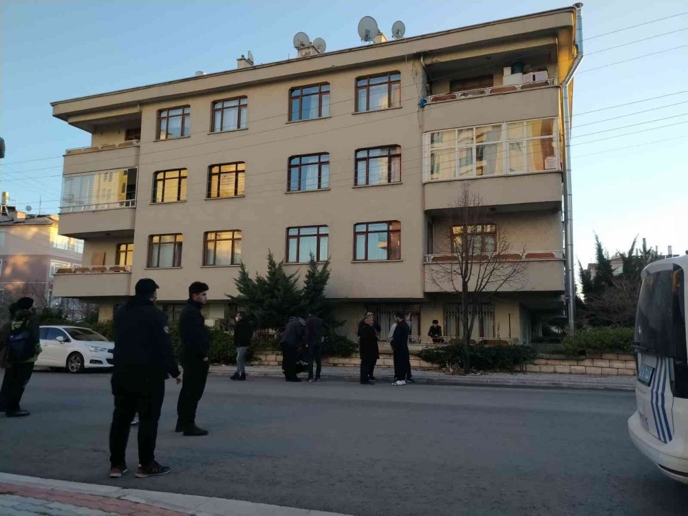 Konya'da patlama! Elektrik tellerine metre uzatan çocuk ağır yaralandı