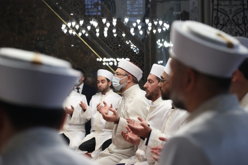 Diyanet İşleri Başkanı Erbaş: Kur'an'ın nihai hedefi yeryüzünü karanlıklardan aydınlığa çıkartmaktır