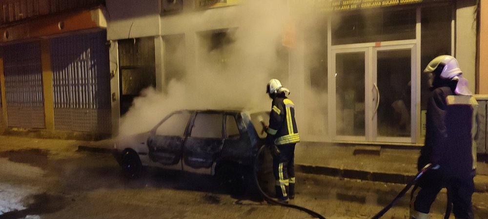 Otomobili ateşe verip video çeken kundakçı tutuklandı