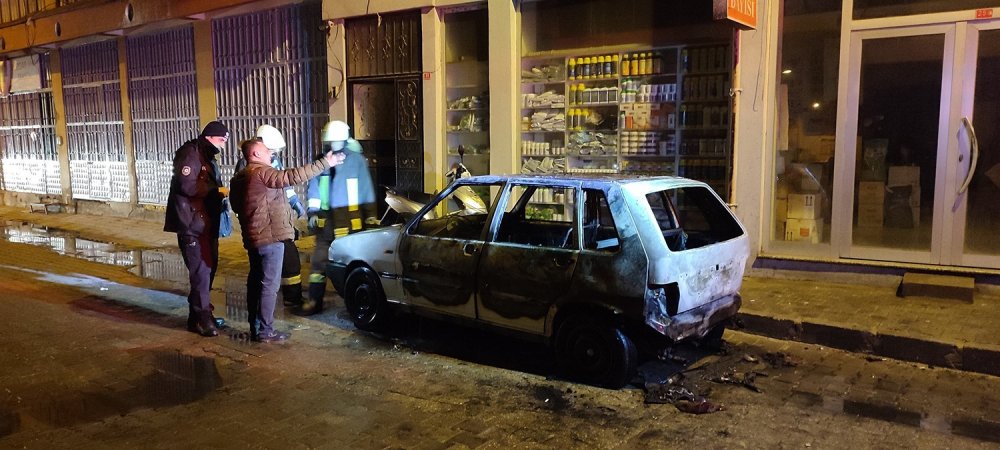 Otomobili ateşe verip video çeken kundakçı tutuklandı