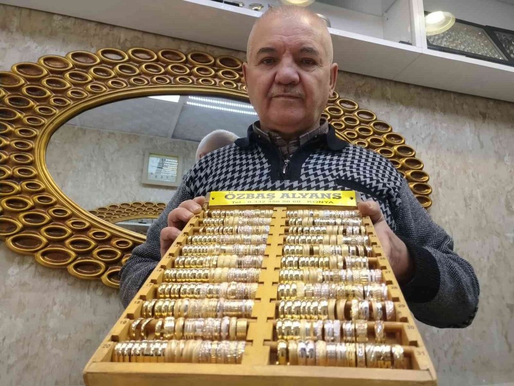 Konya'da kuyumcuya giren 3 peçeli kadın 1 milyon liralık pırlantayı çaldı