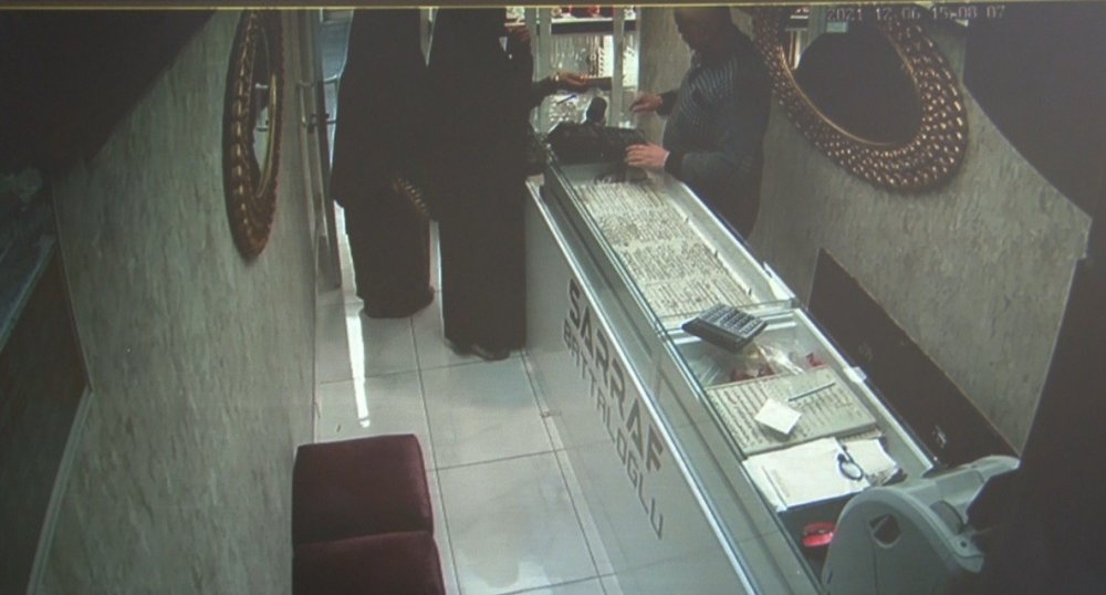 Konya'da kuyumcuya giren 3 peçeli kadın 1 milyon liralık pırlantayı çaldı