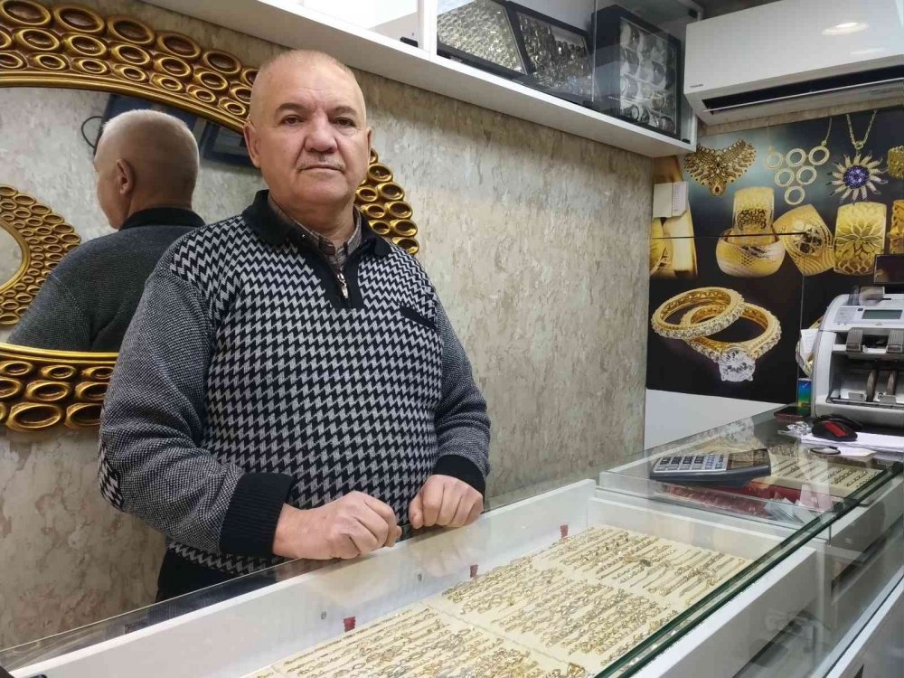 Konya'da kuyumcuya giren 3 peçeli kadın 1 milyon liralık pırlantayı çaldı