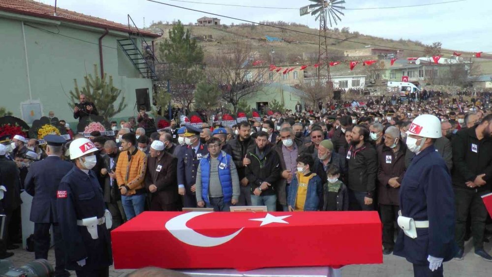 Şehit Uzman Çavuş İdris Aksöz'e son görev