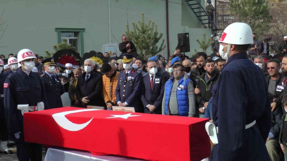 Şehit Uzman Çavuş İdris Aksöz'e son görev