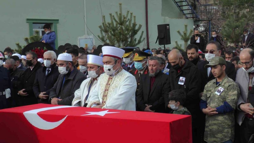 Şehit Uzman Çavuş İdris Aksöz'e son görev