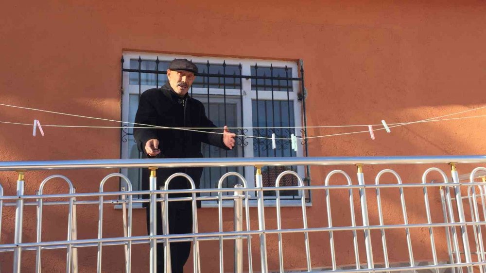 Konya'da pencere demirlerini kıran hırsızlar gurbetçinin evini soydu