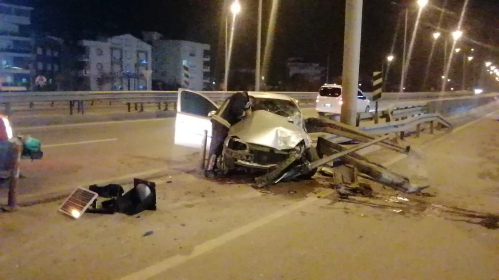 Manavgat'ta 100 metre mesafede iki kaza! 3 yaralı
