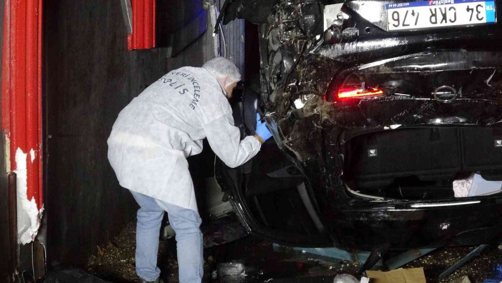 Otomobil takla atarak yan yolu uçtu! 1 ölü 1 yaralı