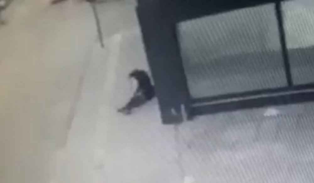 Sözleşmeli er Kadına Şiddetle Mücadelede çalışan kadın polisi bıçakladı!