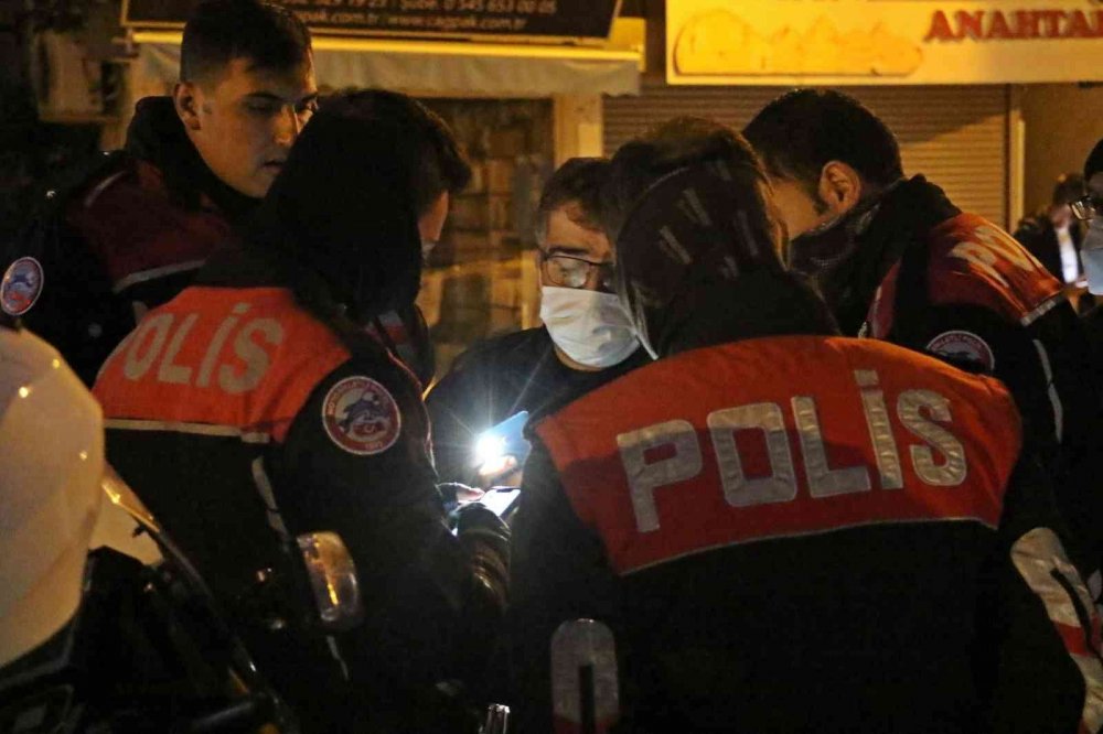 Sözleşmeli er Kadına Şiddetle Mücadelede çalışan kadın polisi bıçakladı!