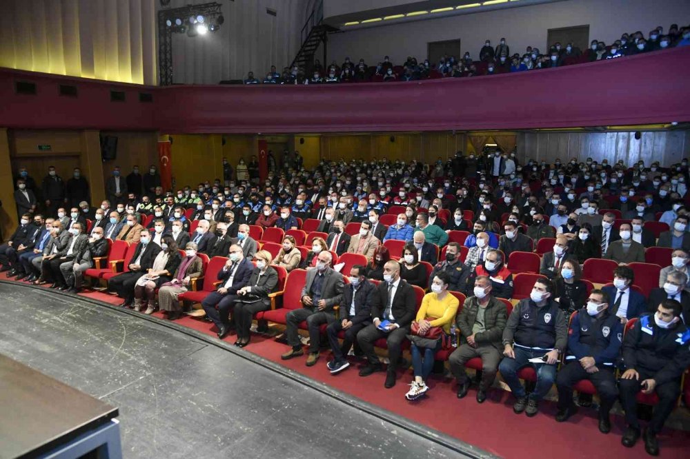 Adana Büyükşehir Belediyesi çalışanlarının yanında: Memurlara 7 bin 750 TL promosyon