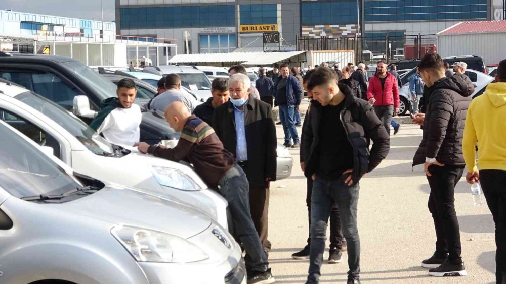 Bursa ikinci el oto pazarında hareket var